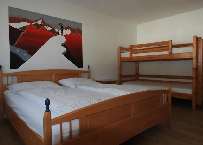 فيرينفوهنونغن هينترهولزر * سانكت ياكوب في هاوس