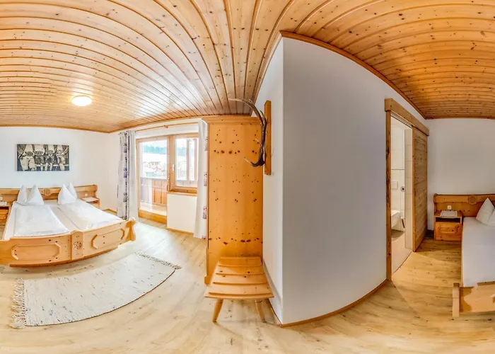 فيرينفوهنونغن هينترهولزر * سانكت ياكوب في هاوس